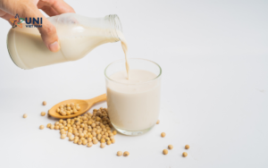 Sữa đậu nành hoàn toàn có thể tự làm tại nhà bằng máy ép chậm với cách làm vô cùng đơn giản và dễ dàng