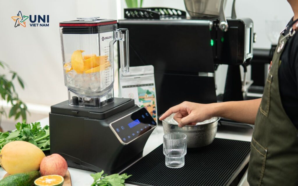 Máy xay sinh tố trên thị trường đa số đều sử dụng cối làm từ nhựa cứng chịu lực vì nhẹ, dễ vệ sinh và độ bền cao