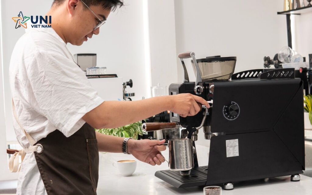 Mua máy cũ sẽ giúp tiết kiệm chi phí, tuy nhiên nếu muốn sử dụng lâu dài thì máy mới vẫn là lựa chọn hợp lý hơn