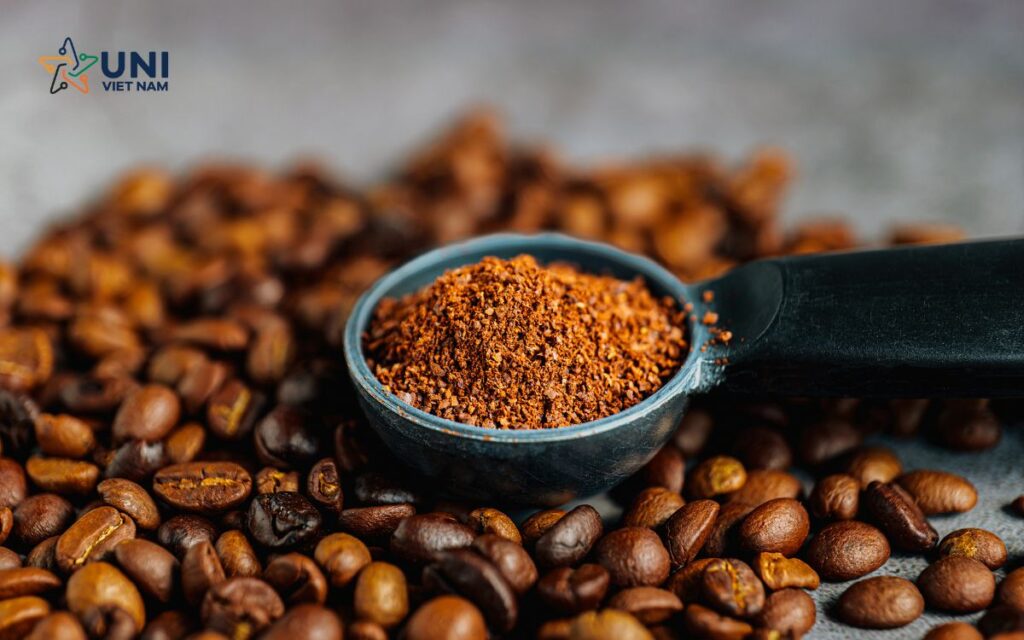 FIFO là nguyên tắc bảo quản và sử dụng nguyên liệu, trong đó nguyên liệu nào nhập trước cần được sử dụng trước