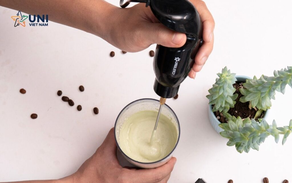 Máy đánh bọt Uniblend DC-25 là dòng máy đánh bọt cắm điện có khả năng đánh cực nhanh và khỏe, giúp người dùng dễ dàng đánh bông mọi hỗn hợp